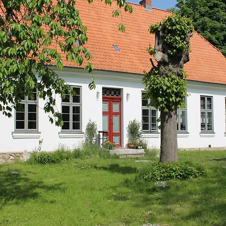 In Mit Garten, Cleaning Included Appartement