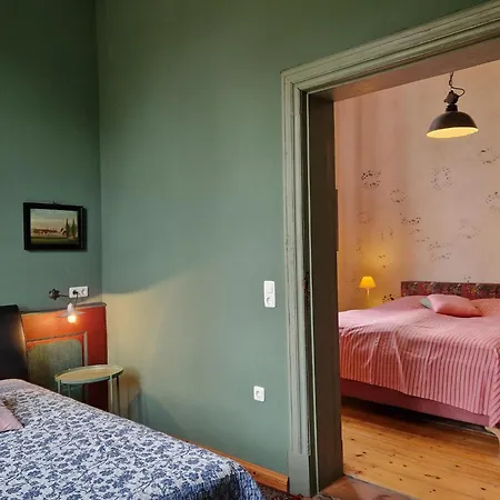 In Mit Garten, Cleaning Included Appartement